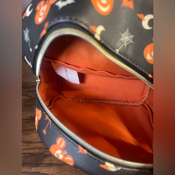 LOUNGEFLY DISNEY MICKEY MOUSE PUMPKIN MINI BACKPACK - Picture 6 of 7